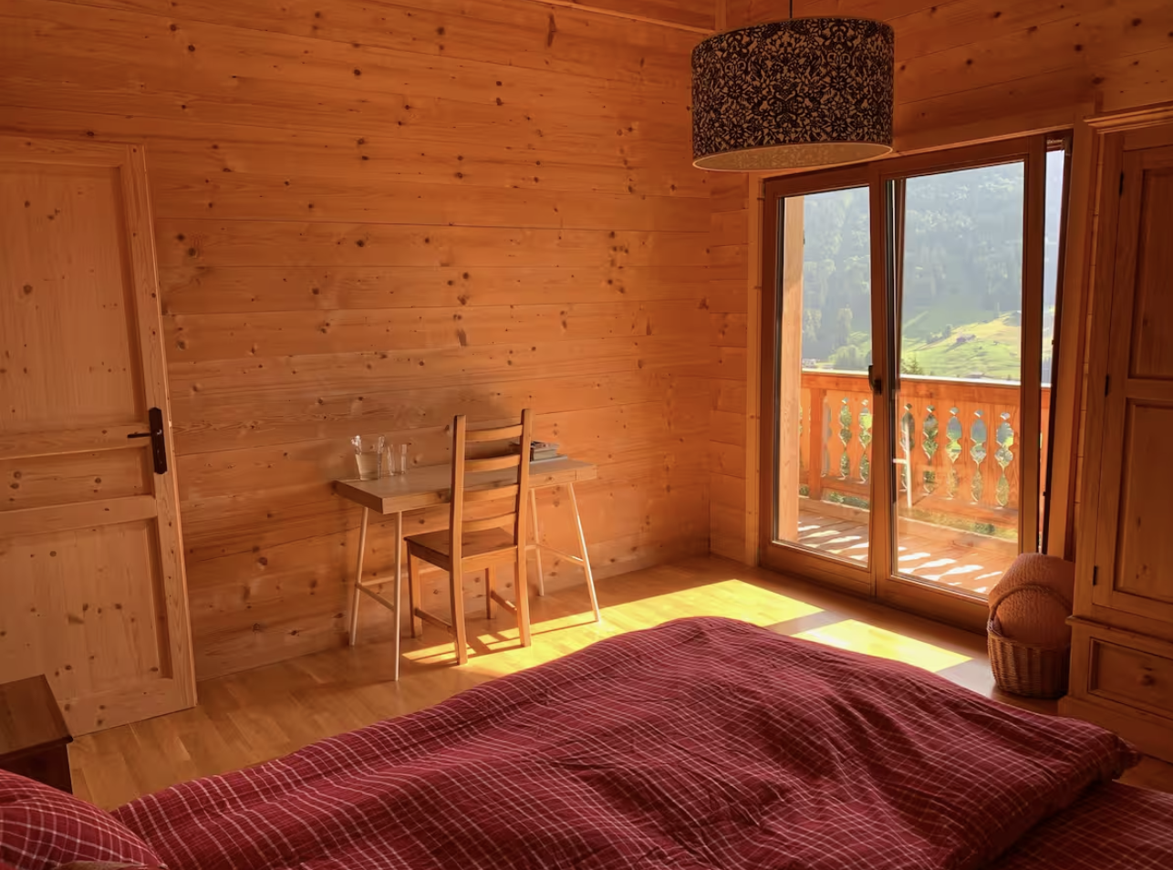 Modern 4BR Chalet